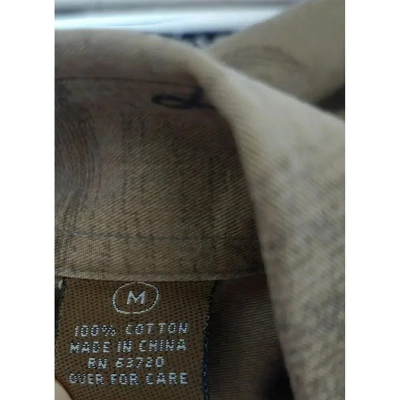 Magellan Sportswear Fishing Theme Button Up camp Shirt Bass Fish Outdoors size M - Picture 7 of 7